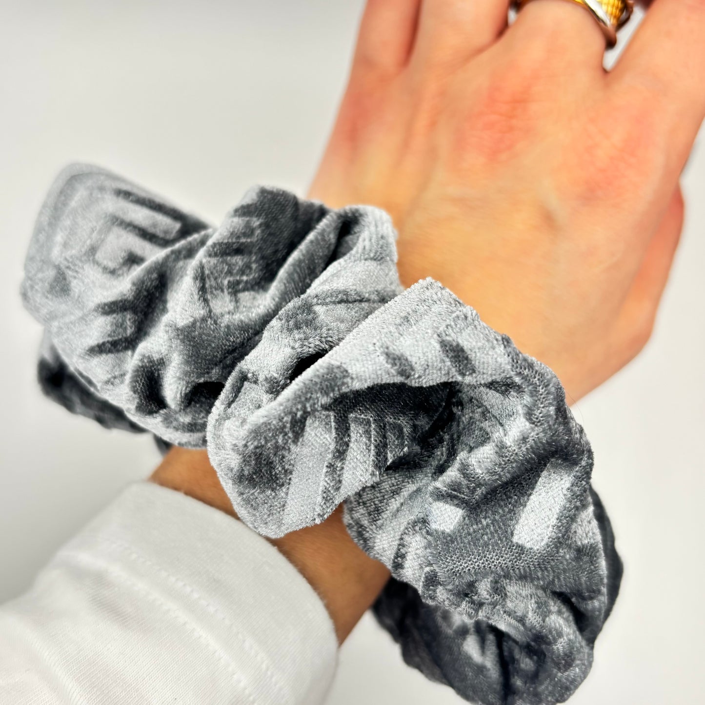 Scrunchies Jewlous