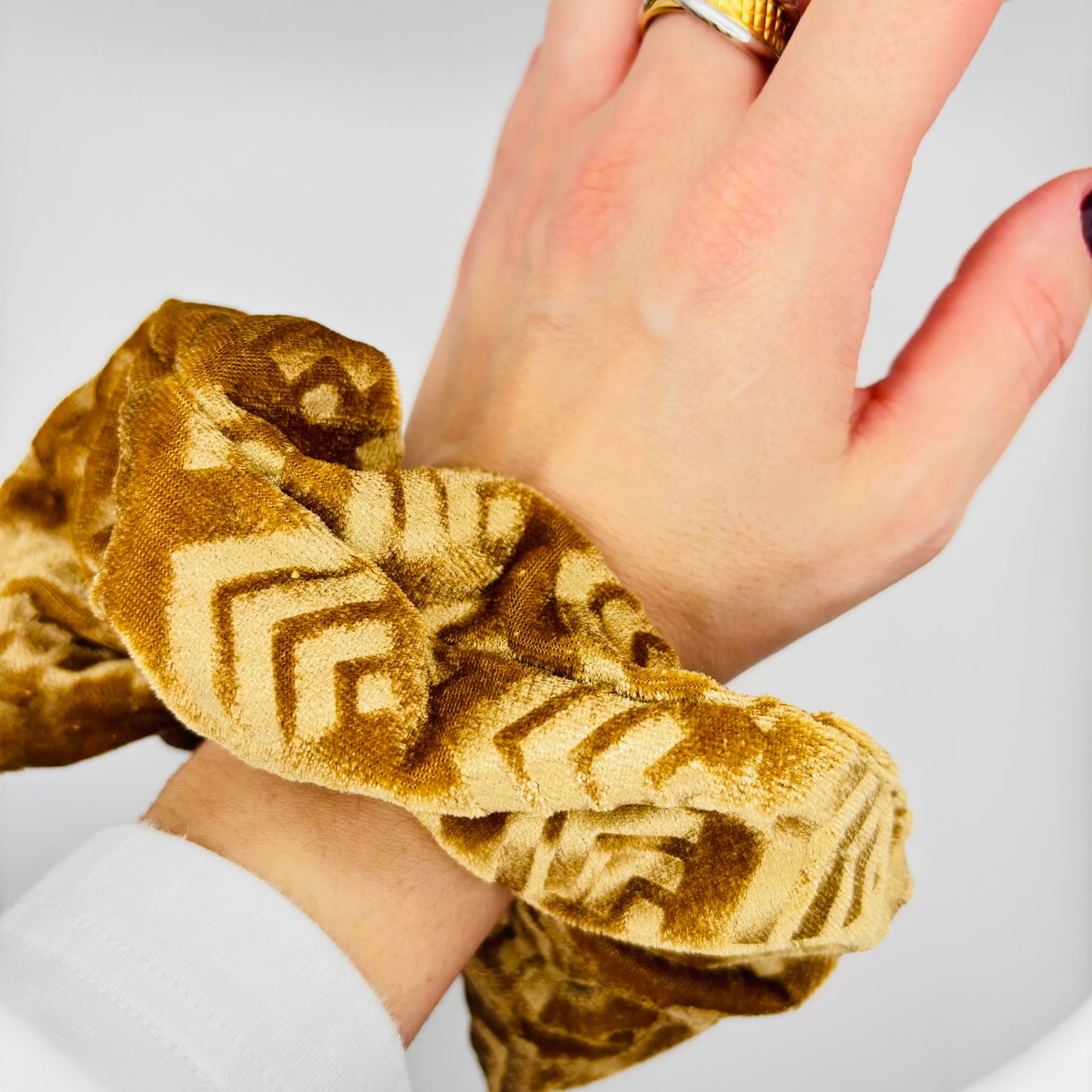 Scrunchies Jewlous