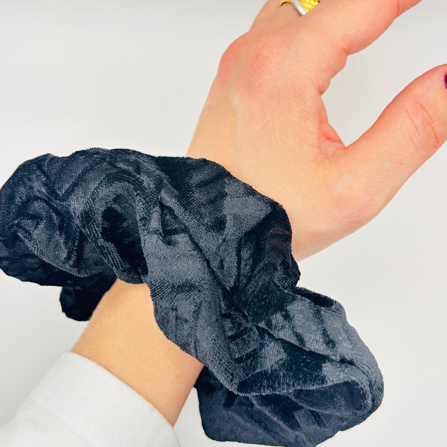 Scrunchies Jewlous