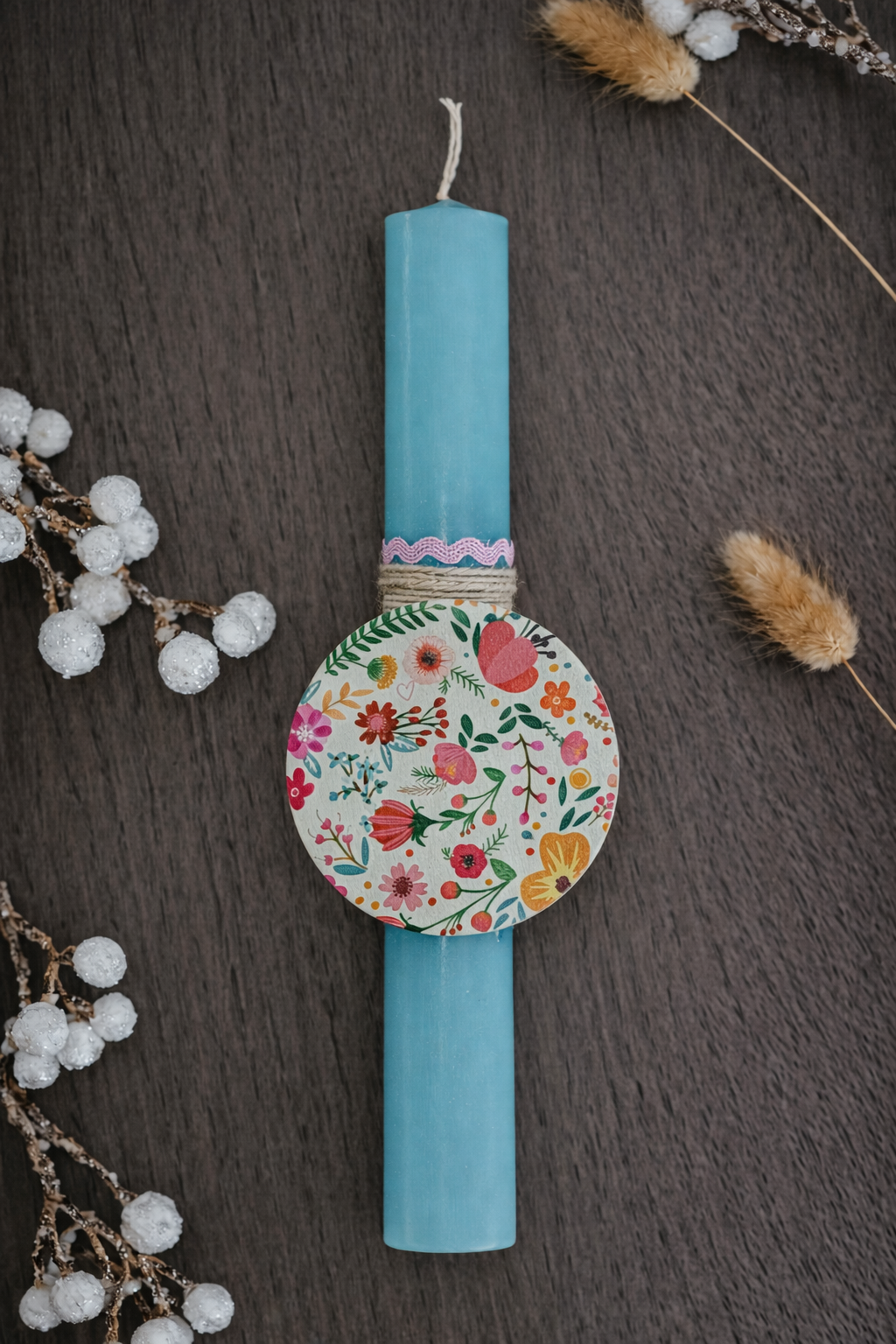 Χειροποίητη Πασχαλινή Λαμπάδα – Γαλάζια με μοτίφ